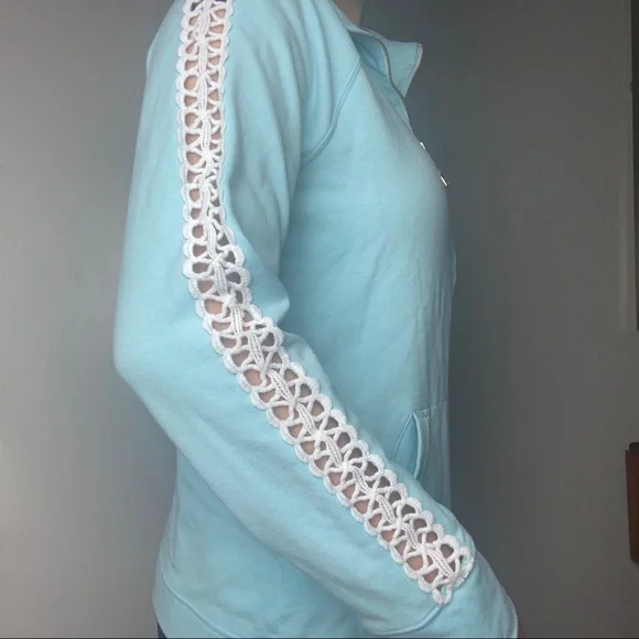 Lilly Pulitzer Skipper Solid Popover Light Blue 1/4 Zip Size Medium - Picture 2 of 11